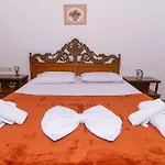 Vintage Blloku Apartment