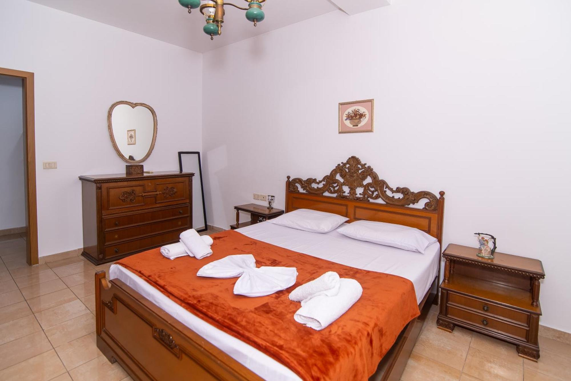 Vintage Blloku Apartment